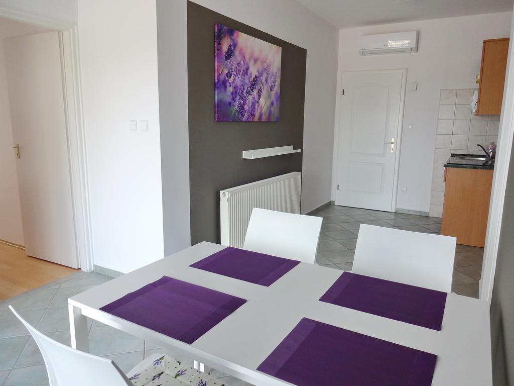 Albizia Apartments บาลาตอนฟือเรด ภายนอก รูปภาพ